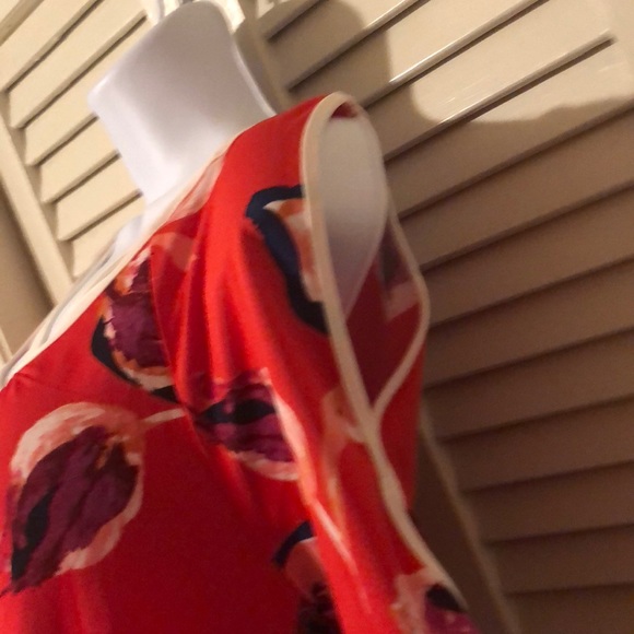 Bold Print Cold Shoulder Top - Picture 3 of 3